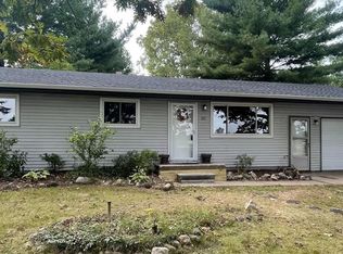322 East St, Holly, MI 48442