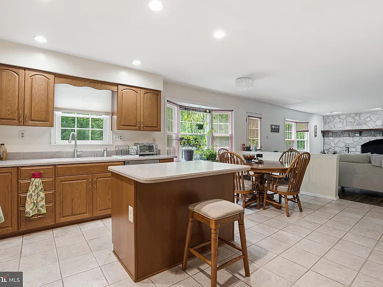 1316 Heller Dr — Photo 12