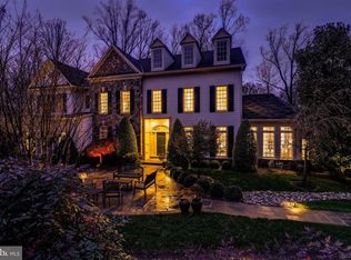 858 Centrillion Dr, Mc Lean, VA 22102