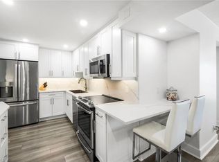 4005 Gulf Shore Blvd N APT 404, Naples, FL 34103