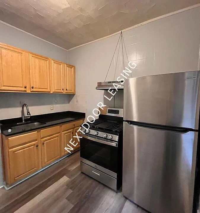 111 Baldwin Ave #2LM