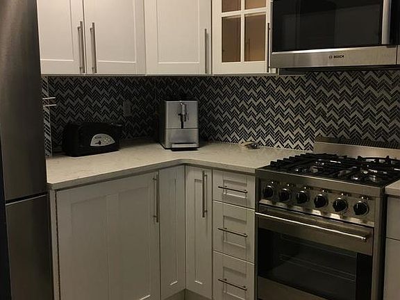 5th image of 217 W 14th St APT 4F