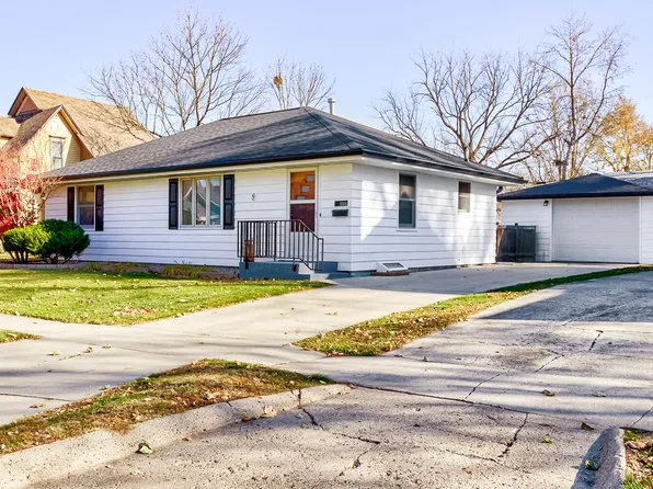 1015 10th St, Nevada, IA 50201