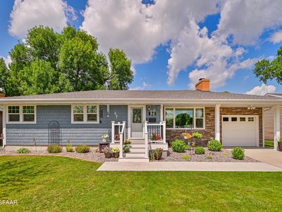 906 22nd Ave S, Grand Forks, ND, 58201