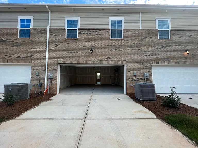 5420 Kinsbridge Dr — Photo 20