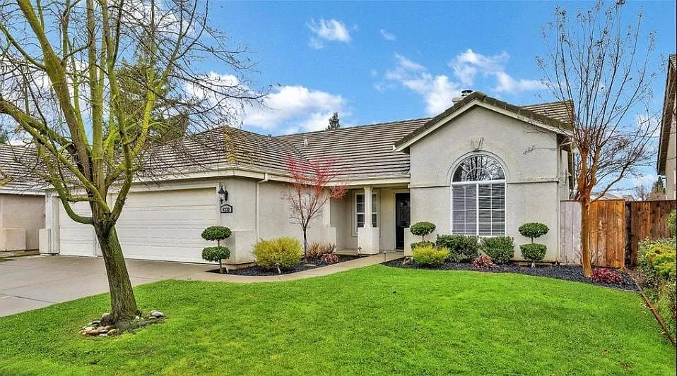 4239 Pinehurst Cir