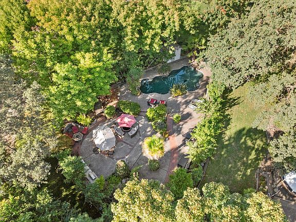 3rd image of 4255 Greenvale Rd