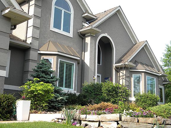 Floating stucco