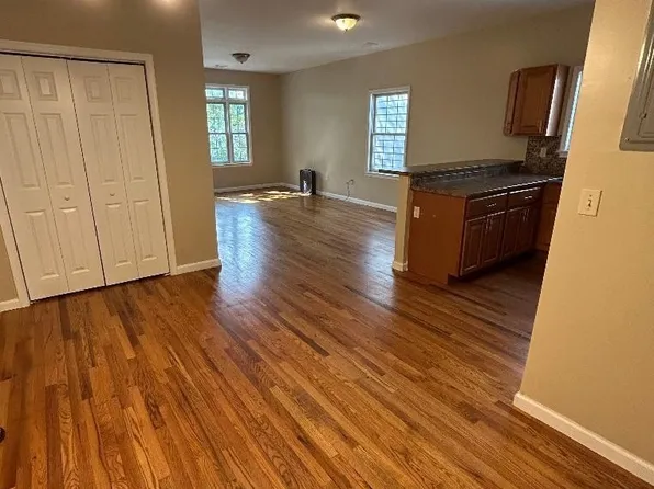 34 Van Nostrand Avenue image 5 of 16