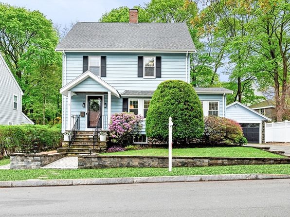 377 Grove St, Melrose, MA 02176