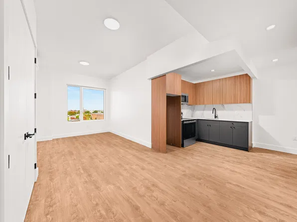1832 Fulton Street image 1 of 11