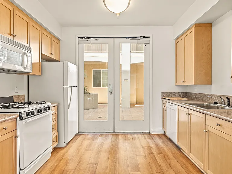 10227 Mason — Photo 22