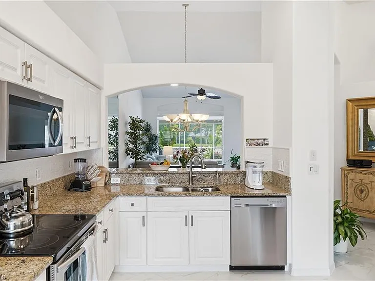 8018 Tauren Ct — Photo 6