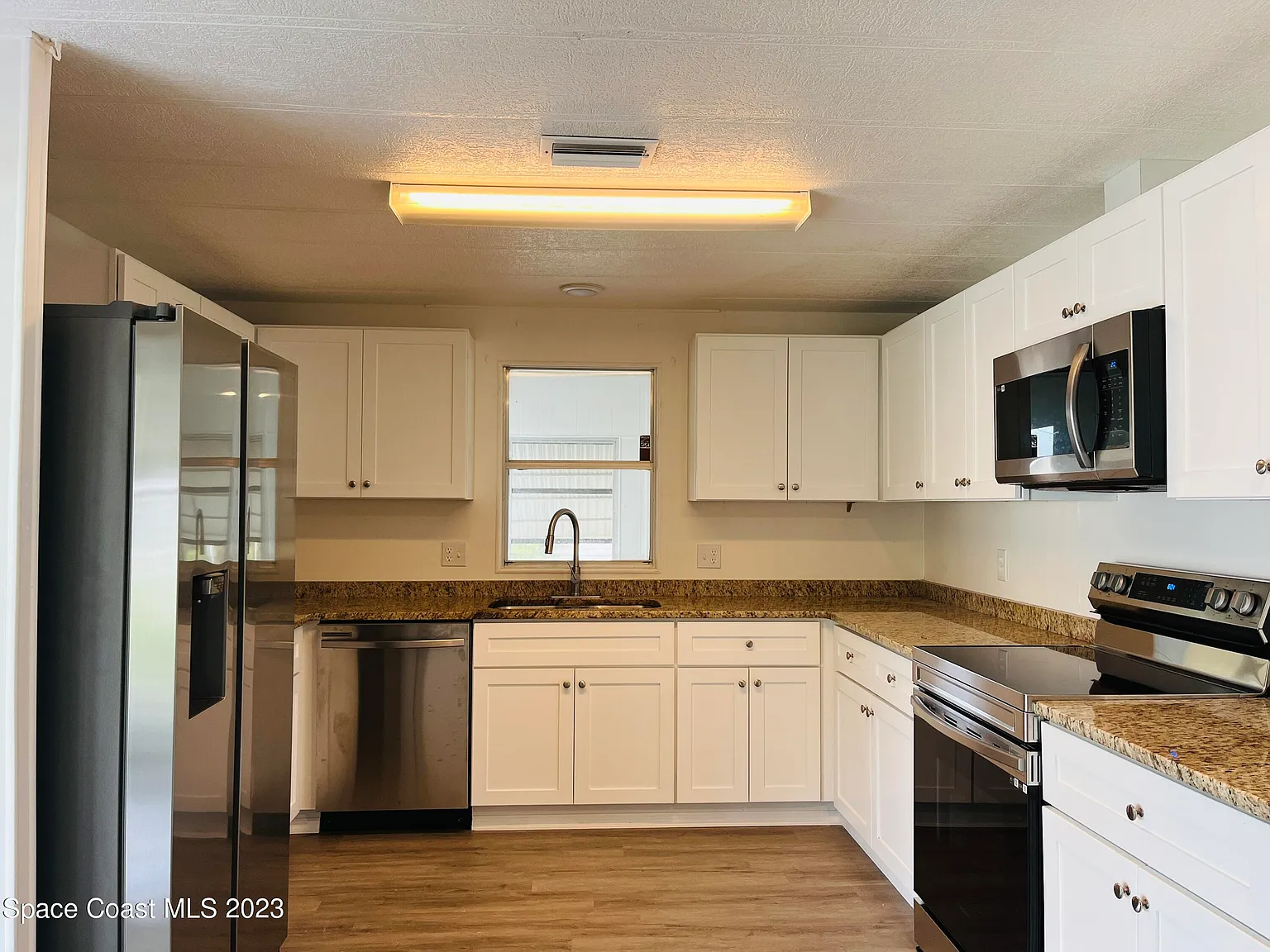 2 bed, 2.0 bath, 1012 sqft, $1,500 — Photo 2