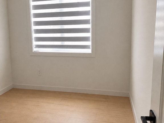 2nd image of 15584 89b Ave