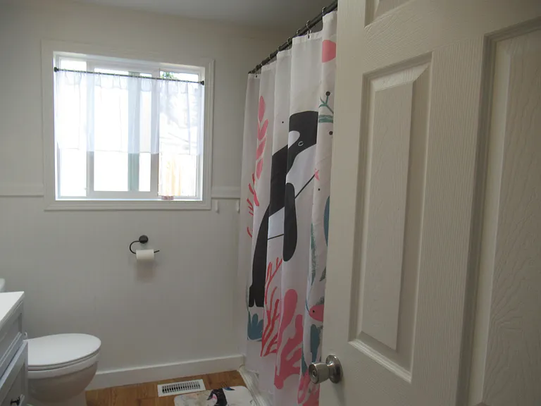 904 NE Meeter Ln — Photo 8