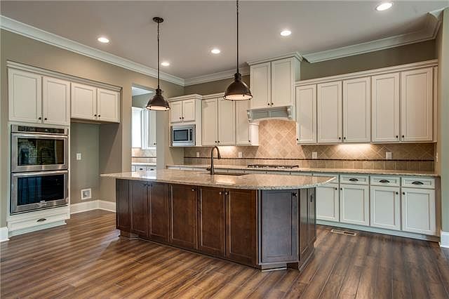 2nd image of 2212 Georgian Cir #53