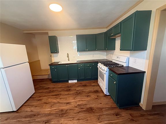 2nd image of 302 Neubert St