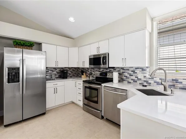 2255 NW Seagrass Dr, Palm City, FL 34990