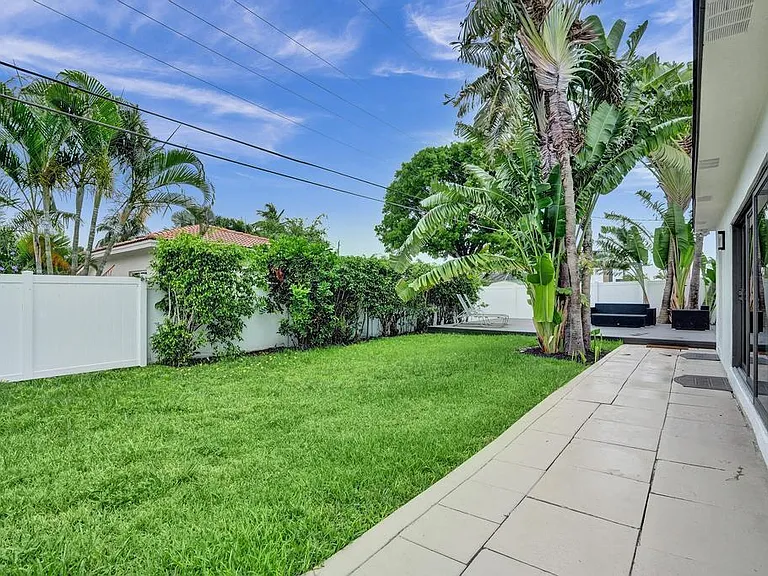 1001 SE 13th Ct — Photo 43