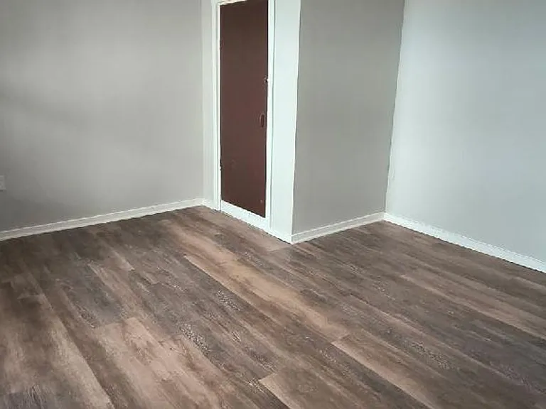 228 W 3rd St #1 — Photo 13