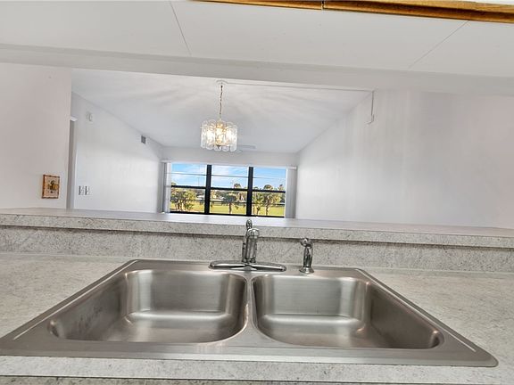 3rd image of 7 Plantation Dr APT 205
