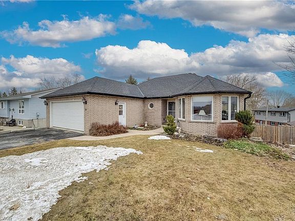 3rd image of 21 Union St