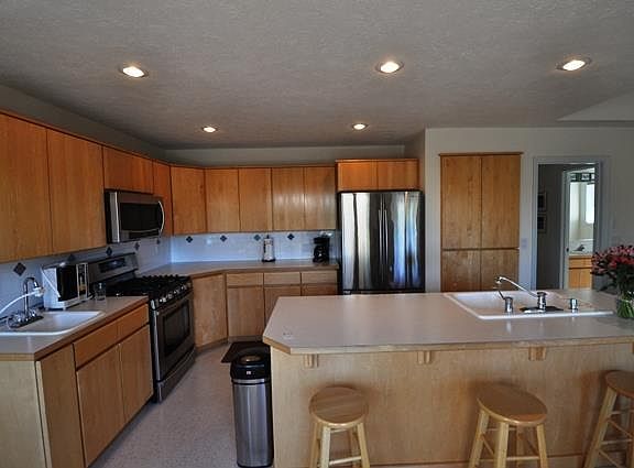 3rd image of 1301 E Sara Ln