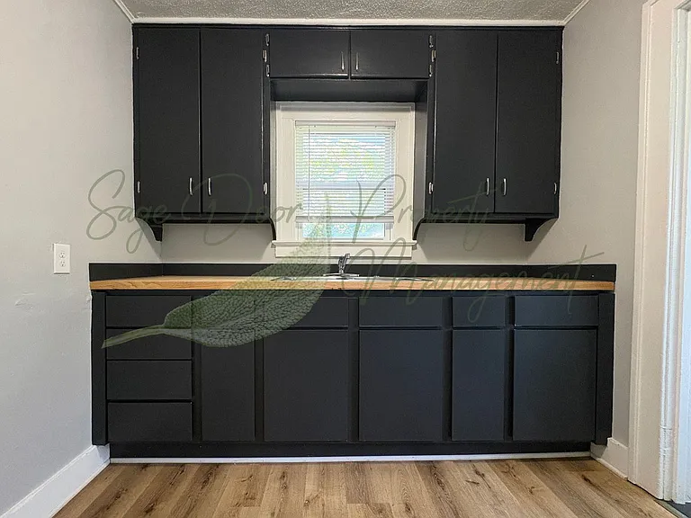 303 N Huttig Ave — Photo 6