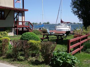 351 Bay Front Ln N, Rochester, NY 14622