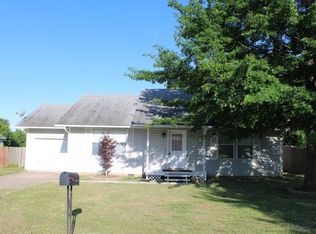 102 Estates Dr, Green Forest, AR 72638