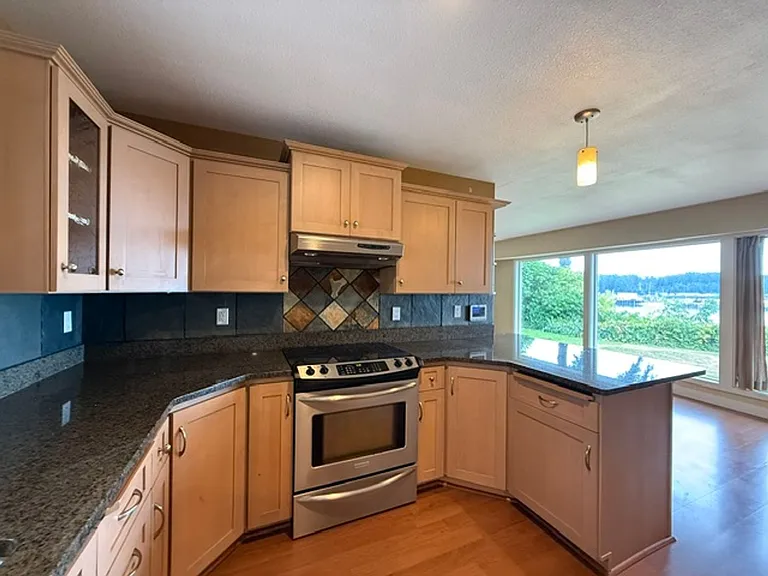 91251 Cape Arago Hwy — Photo 16