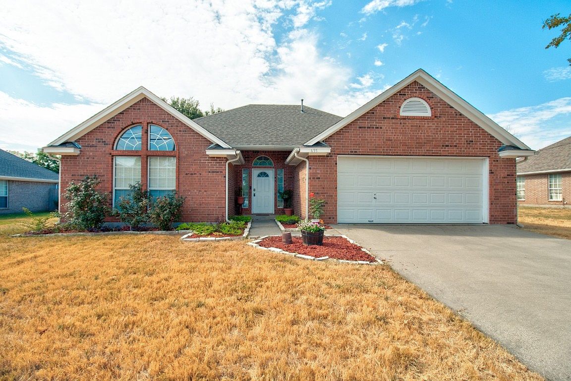 635 E Liberty St, Pilot Point, TX 76258 USDA Loan Eligible Home