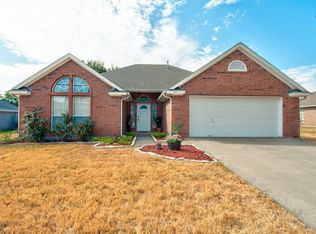 635 E Liberty St, Pilot Point, TX 76258