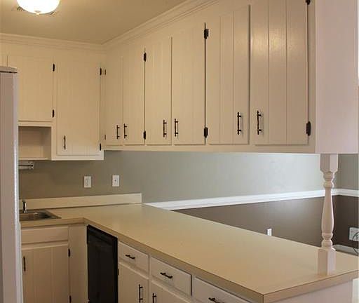 2nd image of 126 Sloane Pl