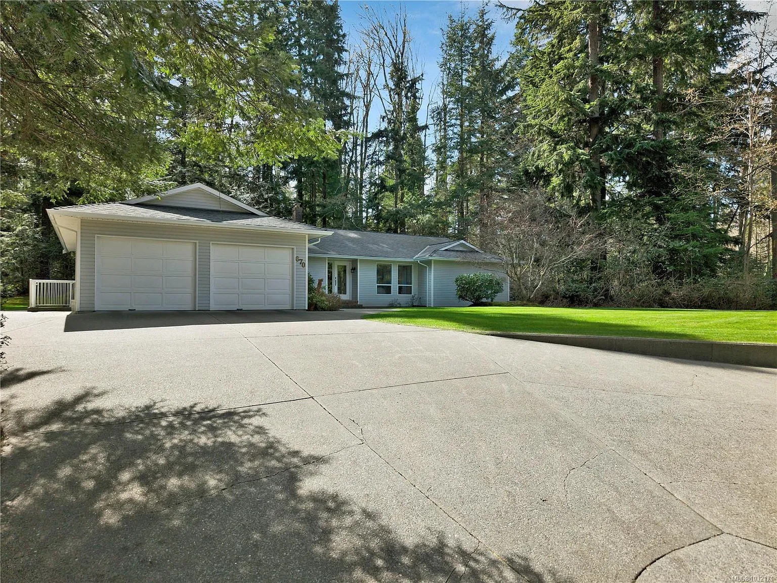 670 Homewood Rd photo 1