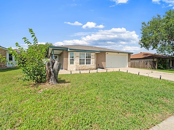 3rd image of 303 Carly Dr