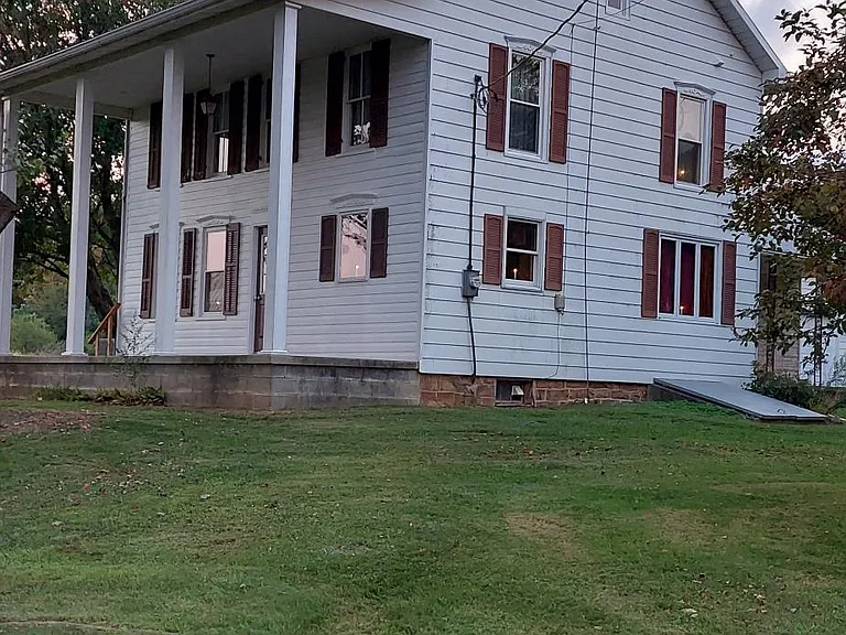 253 Jims Ln — Photo 2