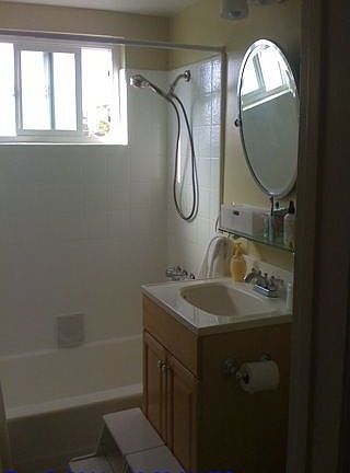 5th image of 2811 N Valley Dr