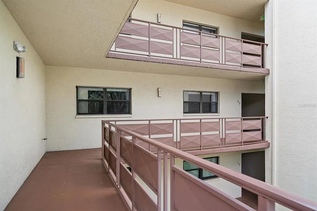 2 bed, 2.0 bath, 1345 sqft, $2,200 — Photo 4
