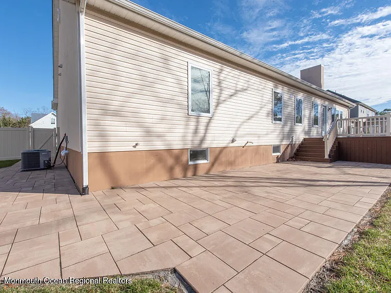 12 Cindy Ct — Photo 47
