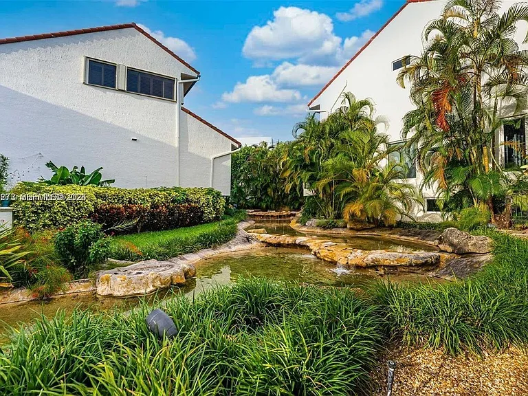 2000 S Bayshore Dr #58 — Photo 32