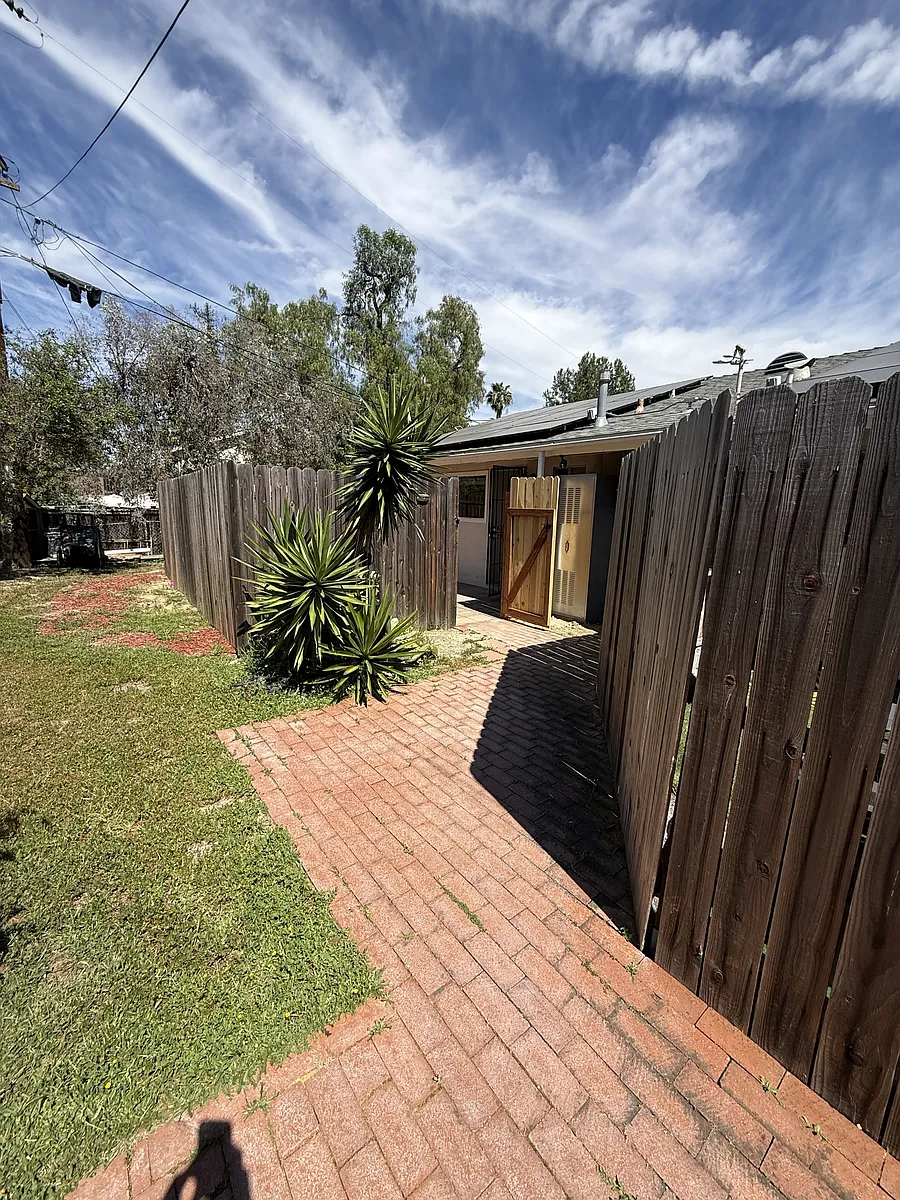 Building Photo - 462 Rancho Santa Fe Rd #3