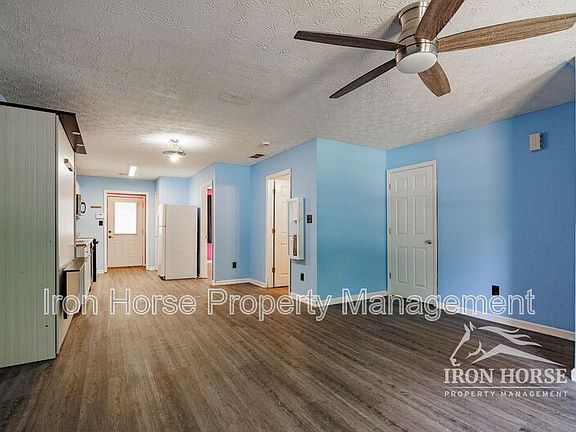 3rd image of 195 Westchester Cir