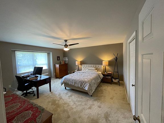 5th image of 2202 E Cape Cod Dr