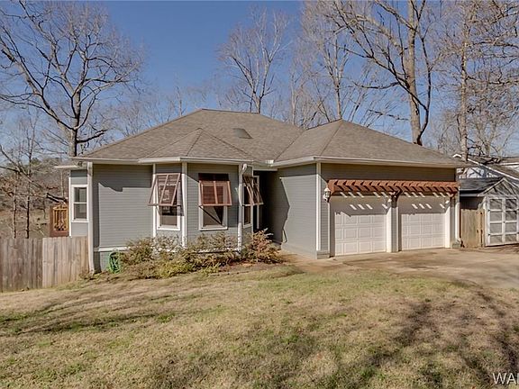 2nd image of 8400 Lake Sherwood Cir