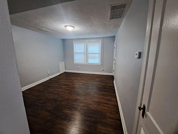 2nd image of 3516 Ely Pl SE APT 4