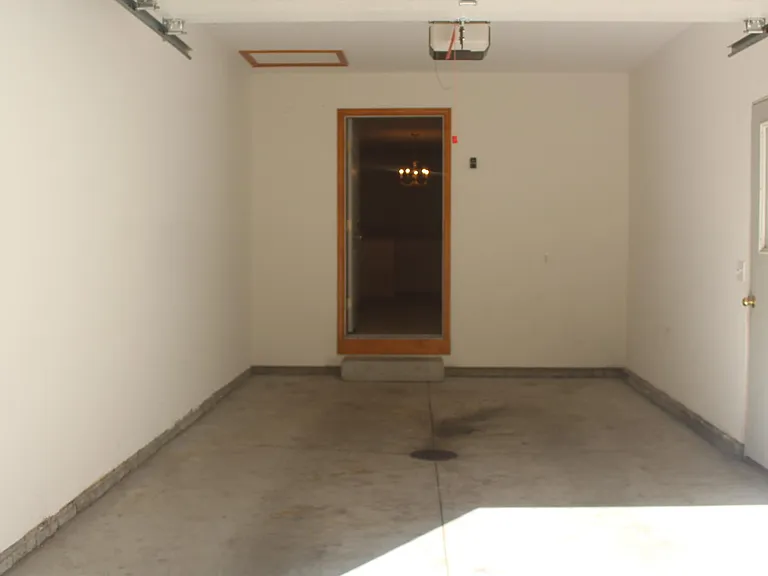 4805 Russell St — Photo 10