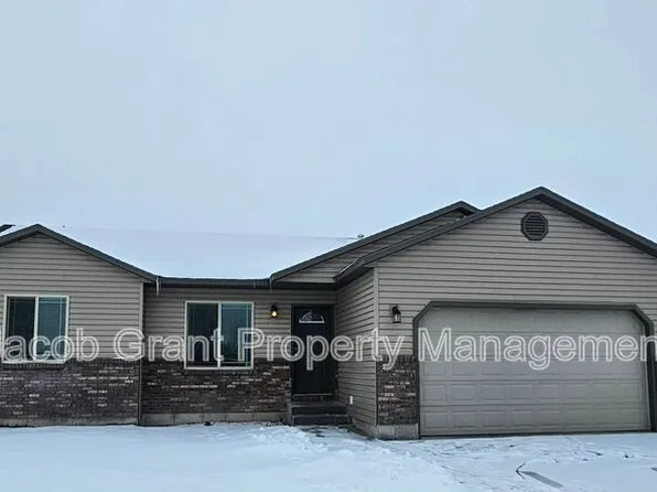 3030 Golden Rod Dr, Idaho Falls, ID 83401
