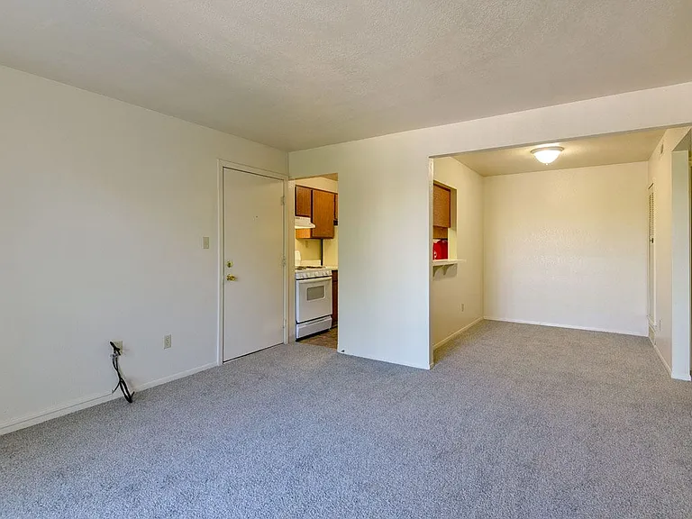 Old Monterey Apartments — Photo 10